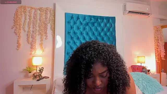 Snapshot of ohrianagibson chatting on April 21, 11:00 pm ohrianagibson online show from April 21, 11:00 pm