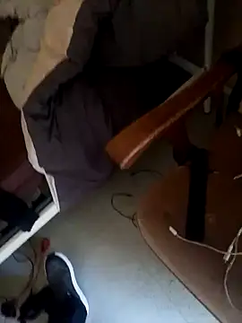 Snapshot of seba_tien chatting on October 18, 8:38 am seba tien online show from October 18, 8:38 am