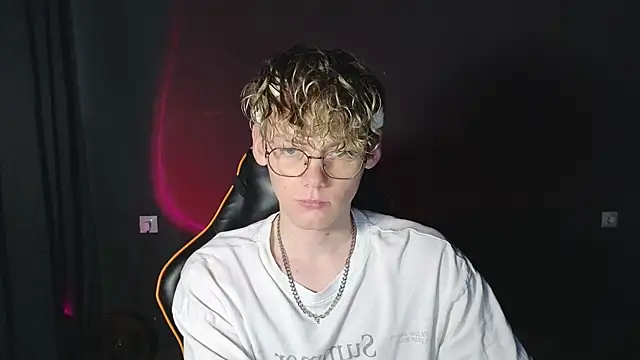 Keytaro online show from April 19, 2:29 pm