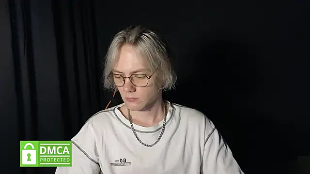 Snapshot of Keytaro chatting on June 11, 9:39 am Keytaro online show from June 11, 9:39 am