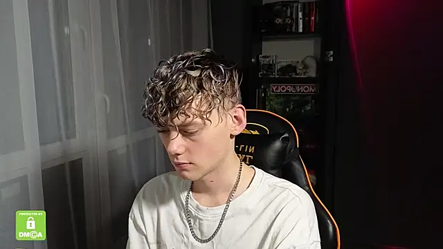 Keytaro online show from November 6, 3:27 pm