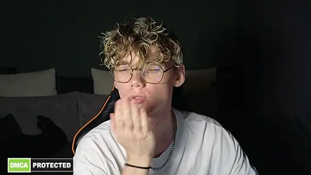 Keytaro online show from April 14, 11:54 pm