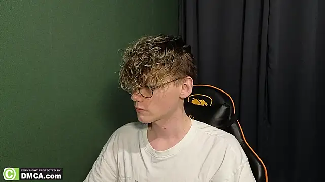 Keytaro online show from February 12, 11:26 pm