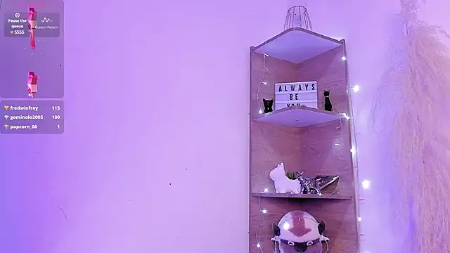 Snapshot of Kaela18 chatting on December 9, 4:15 pm Kaela18 online show from December 9, 4:15 pm