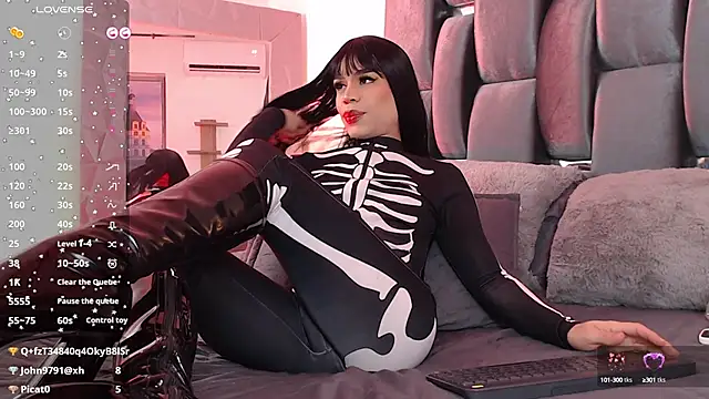 Snapshot of LucyGiraldo chatting on March 10, 11:49 pm LucyGiraldo online show from March 10, 11:49 pm