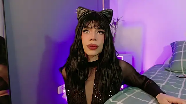 Snapshot of LucyGiraldo chatting on November 18, 4:49 am LucyGiraldo online show from November 18, 4:49 am