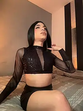 LucyGiraldo online show from July 9, 5:45 pm