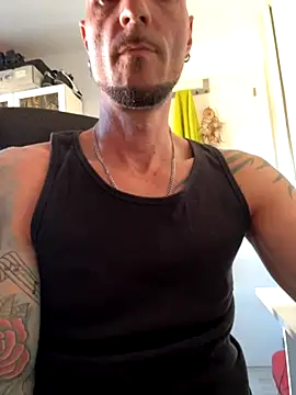 Snapshot of gabrielsaiyann chatting on November 3, 2:42 pm gabrielsaiyann online show from November 3, 2:42 pm