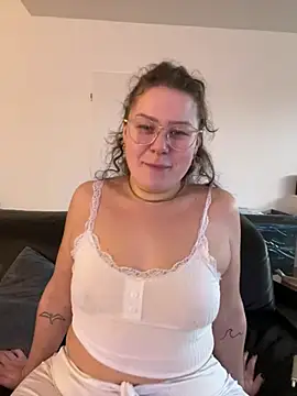 Snapshot of Fancy-Francy chatting on January 7, 3:12 pm Fancy-Francy online show from January 7, 3:12 pm