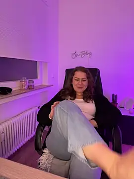 Snapshot of Fancy-Francy chatting on January 23, 6:03 pm Fancy-Francy online show from January 23, 6:03 pm