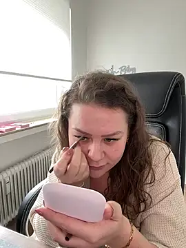 Snapshot of Fancy-Francy chatting on February 25, 12:38 pm Fancy-Francy online show from February 25, 12:38 pm