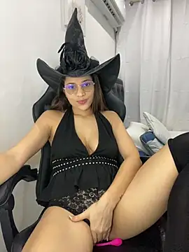 Snapshot of Belissa_miller chatting on October 31, 7:10 pm Belissa miller online show from October 31, 7:10 pm