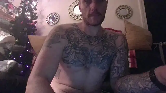 UnCuTupTheBuTT online show from October 25, 4:55 am