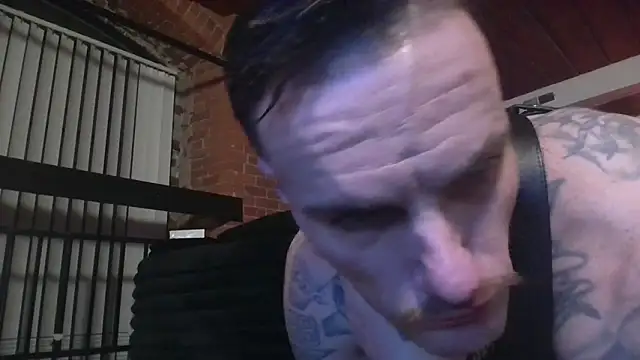 UnCuTupTheBuTT online show from February 22, 7:22 am