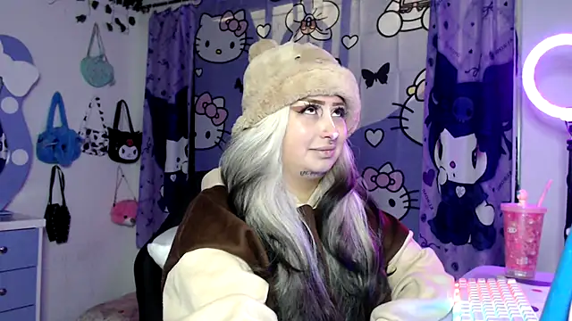 lussyevans24 online show from November 16, 4:39 am