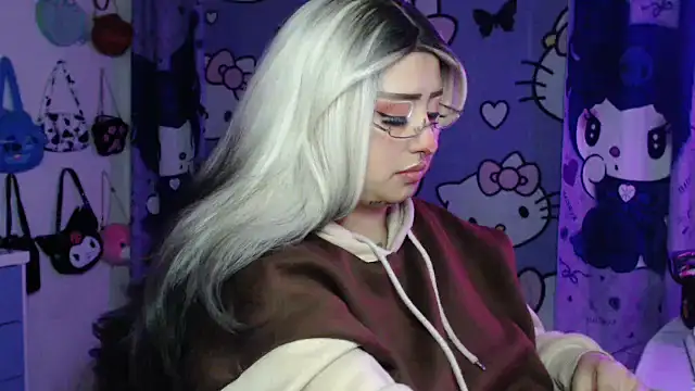 lussyevans24 online show from March 4, 2:52 am