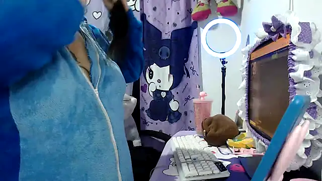 lussyevans24 online show from December 4, 6:34 am