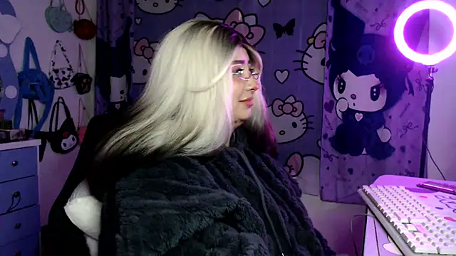 lussyevans24 online show from March 15, 3:46 am