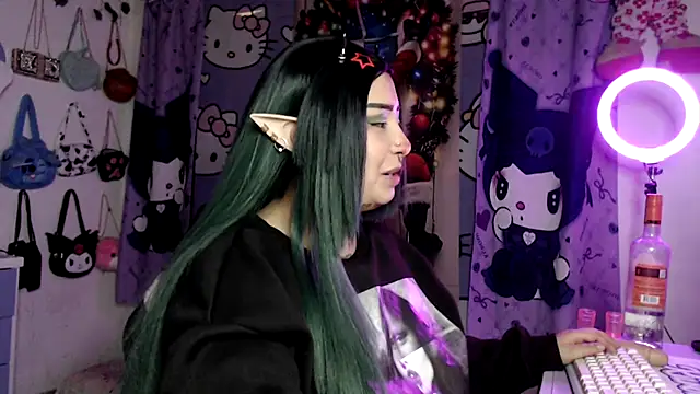 lussyevans24 online show from January 6, 1:53 am