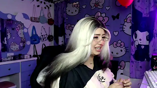 lussyevans24 online show from February 25, 3:51 am