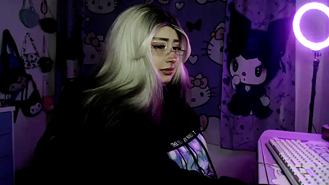lussyevans24 online show from March 23, 4:12 am