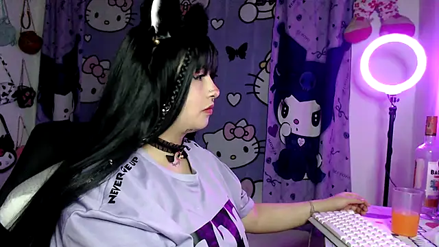 lussyevans24 online show from February 7, 2:41 am