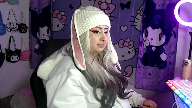 lussyevans24 online show from September 17, 6:15 am