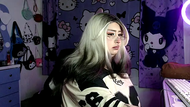 lussyevans24 online show from March 30, 2:35 am