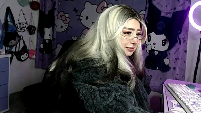 lussyevans24 online show from April 3, 2:07 am