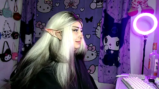 lussyevans24 online show from February 5, 7:15 am