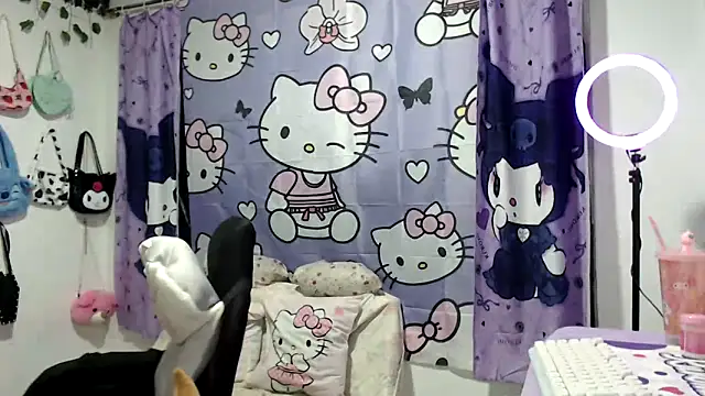 lussyevans24 online show from November 12, 5:00 am