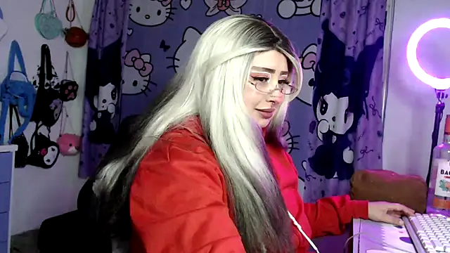 lussyevans24 online show from April 17, 3:20 am