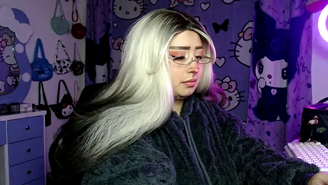 lussyevans24 online show from March 1, 2:11 am