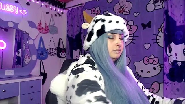 lussyevans24 online show from October 9, 5:30 am