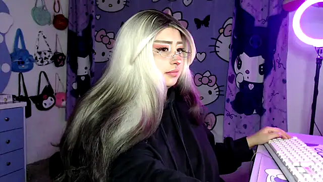 lussyevans24 online show from February 28, 3:39 am