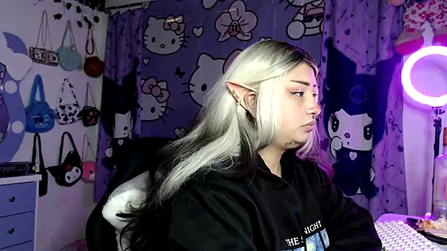 lussyevans24 online show from January 14, 12:36 am