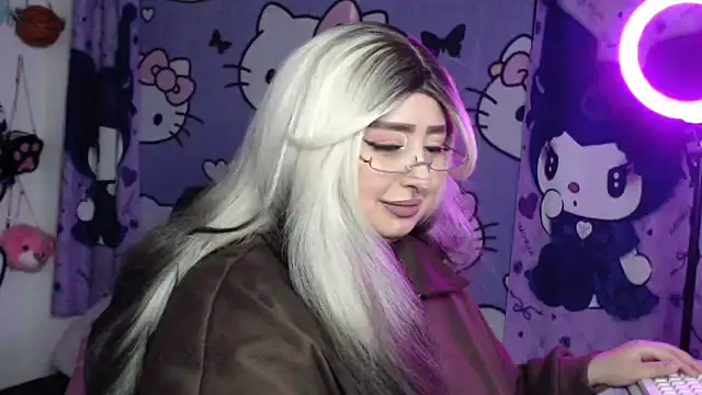 lussyevans24 online show from May 28, 3:25 am