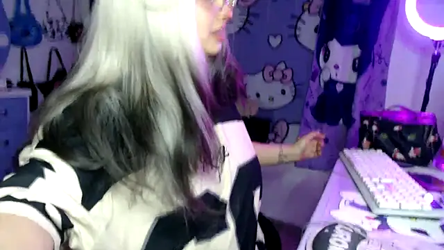 lussyevans24 online show from February 26, 3:17 am