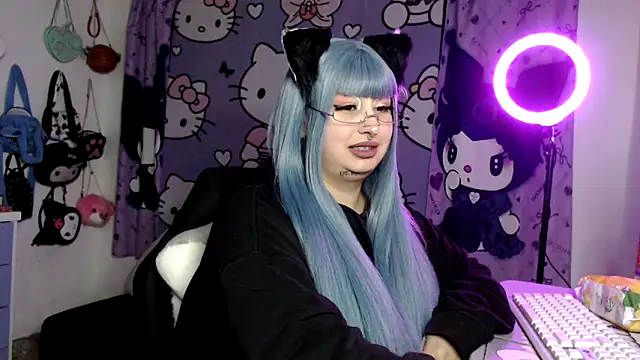 lussyevans24 online show from May 25, 3:17 am