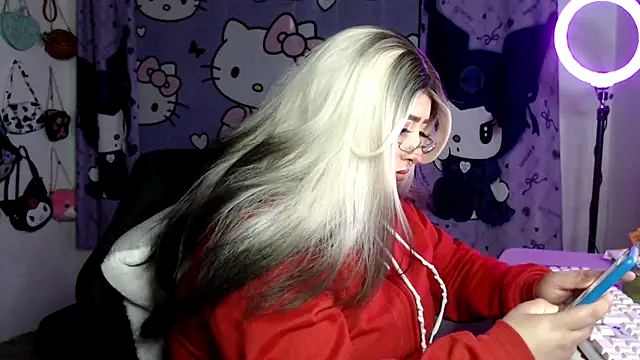 lussyevans24 online show from April 2, 1:13 am
