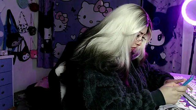 lussyevans24 online show from March 25, 4:12 am