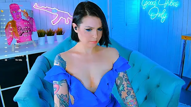 My toys pink online show from March 29, 7:04 pm