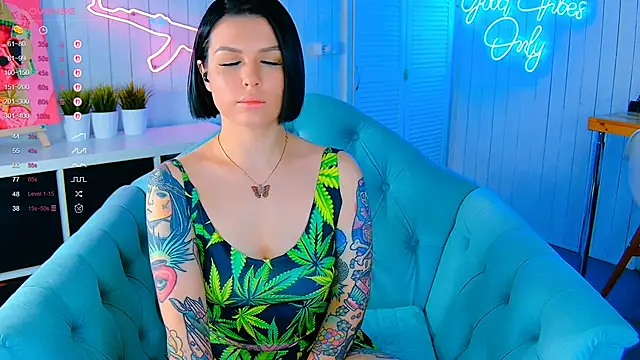 My toys pink online show from November 30, 8:31 pm