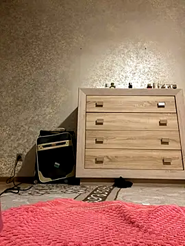 Kim SLO online show from December 4, 4:10 pm