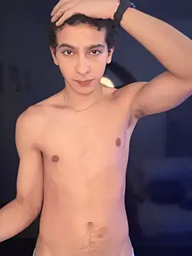 Snapshot of cybercosmiiic chatting on February 24, 7:09 pm cybercosmiiic online show from February 24, 7:09 pm