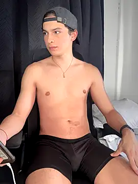 Snapshot of cybercosmiiic chatting on October 28, 9:14 pm cybercosmiiic online show from October 28, 9:14 pm