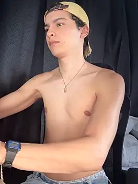 Snapshot of cybercosmiiic chatting on September 11, 8:31 pm cybercosmiiic online show from September 11, 8:31 pm