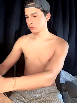 Snapshot of cybercosmiiic chatting on October 2, 7:39 pm cybercosmiiic online show from October 2, 7:39 pm