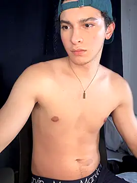 Snapshot of cybercosmiiic chatting on November 15, 8:13 pm cybercosmiiic online show from November 15, 8:13 pm