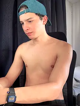 Snapshot of cybercosmiiic chatting on October 22, 8:08 pm cybercosmiiic online show from October 22, 8:08 pm